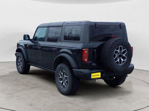 Shadow Black 2024 Ford Bronco Badlands