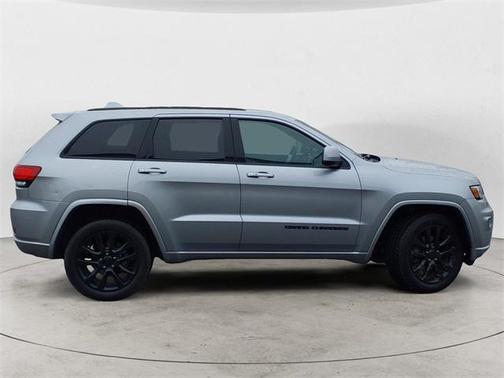 2017 Jeep Grand Cherokee Altitude