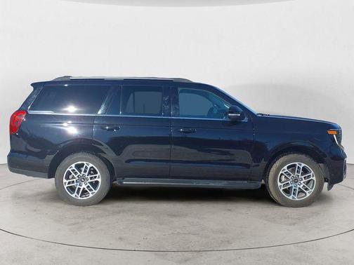 Black Metallic 2025 Ford Expedition Active