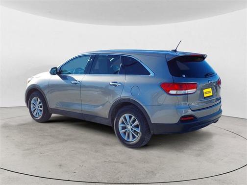2017 Kia Sorento L