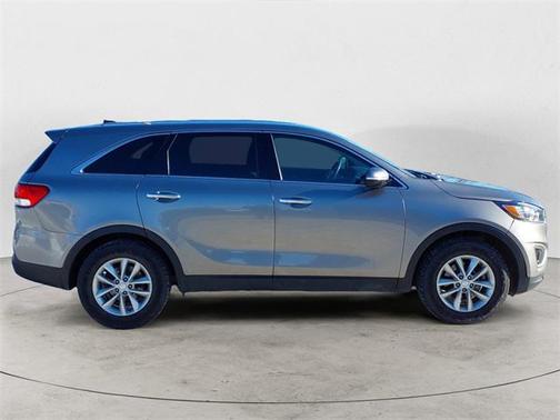 2017 Kia Sorento L