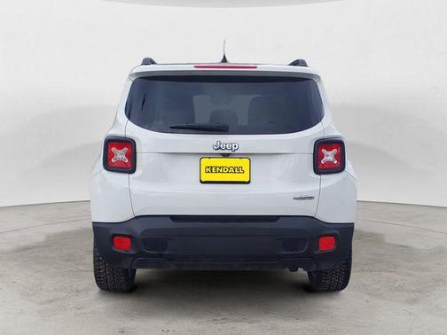 Alpine White 2016 Jeep Renegade Latitude