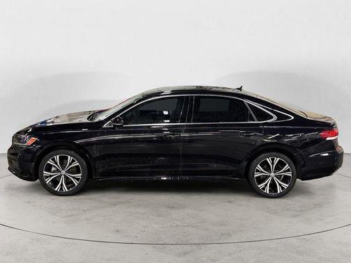 Deep Black Pearl 2021 Volkswagen Passat 2.0T SE