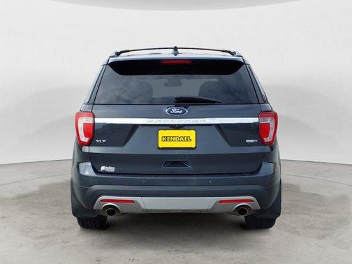 Quartz Metallic 2017 Ford Explorer XLT