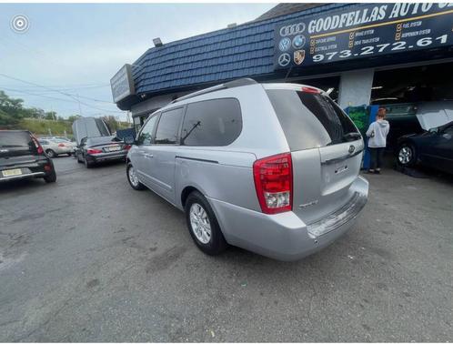 2011 Kia Sedona LX