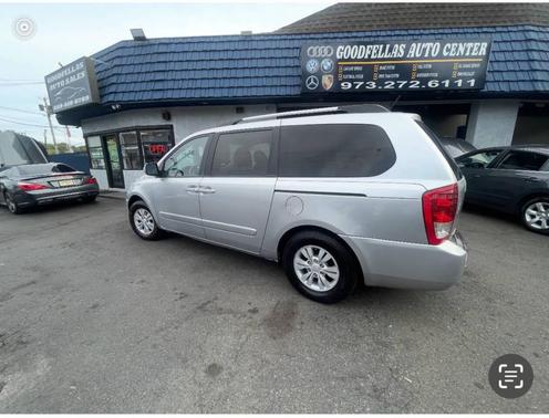2011 Kia Sedona LX