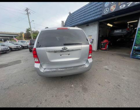 2011 Kia Sedona LX