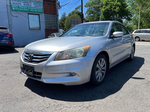 Silver 2011 Honda Accord SE