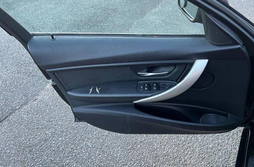 Black 2014 BMW 320 i