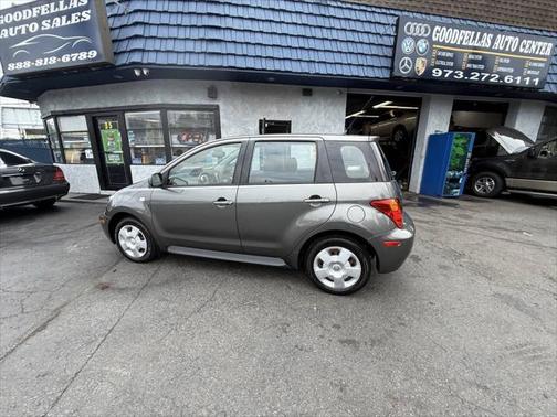 2004 Scion xA Base 4dr Hatchback