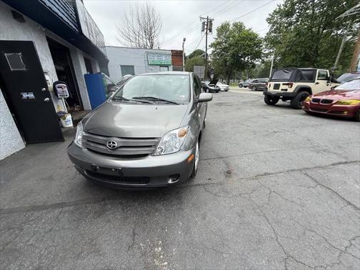 2004 Scion xA Base 4dr Hatchback