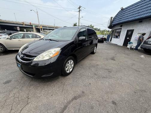 2010 Toyota Sienna LE