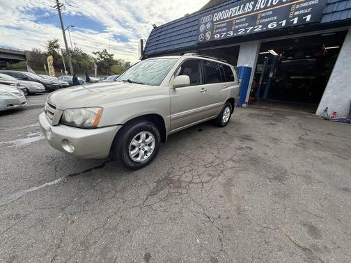 2002 Toyota Highlander Base