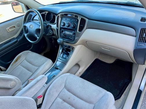 2002 Toyota Highlander Base