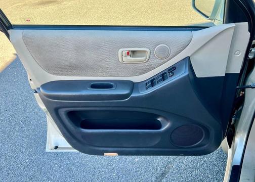 2002 Toyota Highlander Base
