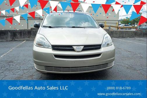 2005 Toyota Sienna LE