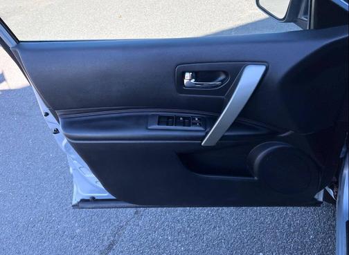 2011 Nissan Rogue SV