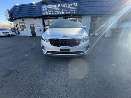2016 Kia Sedona L