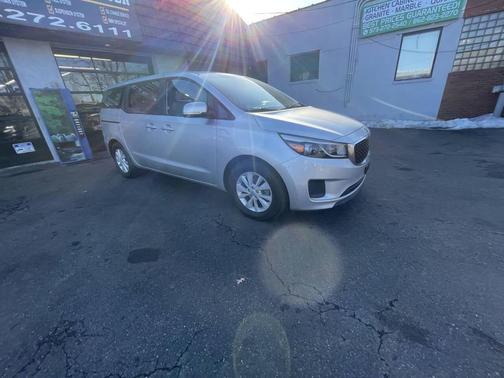 2016 Kia Sedona L
