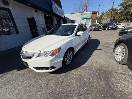 2013 Acura ILX 2.0L w/Premium Package