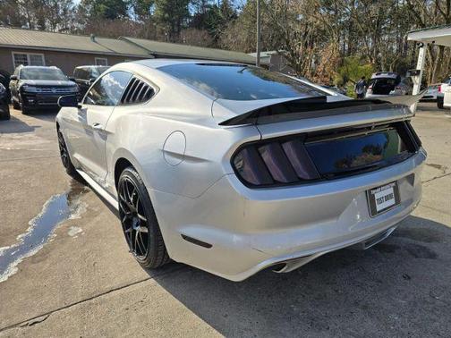 2017 Ford Mustang V6