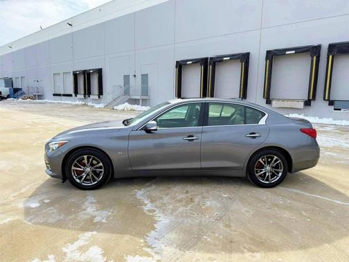 2015 INFINITI Q50 Premium