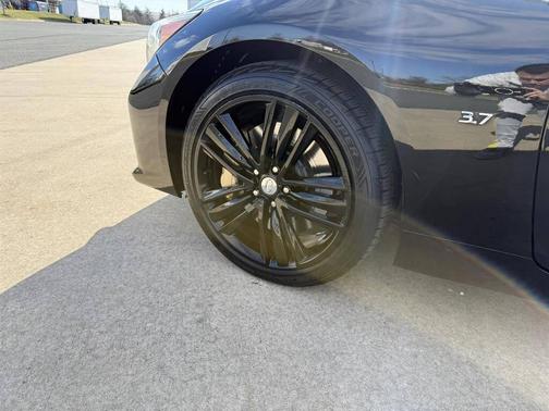 2015 INFINITI Q50 Sport