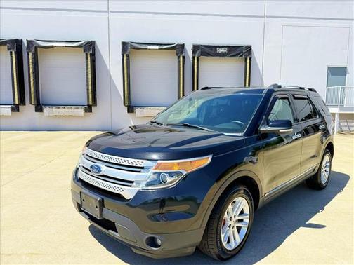 White Platinum Metallic Tri-Coat 2015 Ford Explorer XLT