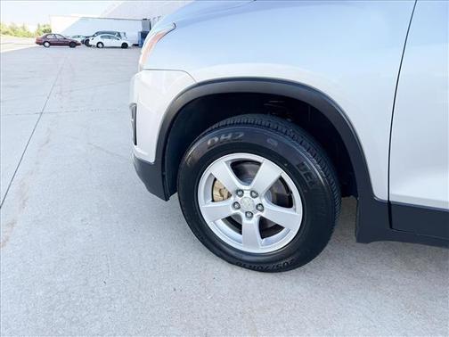Silver Ice Metallic 2016 Chevrolet Trax LS