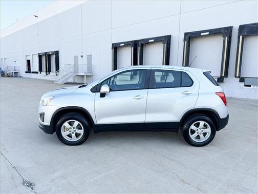 Silver Ice Metallic 2016 Chevrolet Trax LS