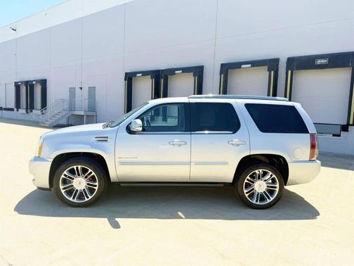 Radiant Silver Metallic 2012 Cadillac Escalade Premium