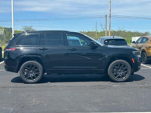 2025 Jeep Grand Cherokee Summit