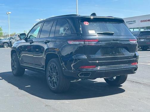 2025 Jeep Grand Cherokee Summit