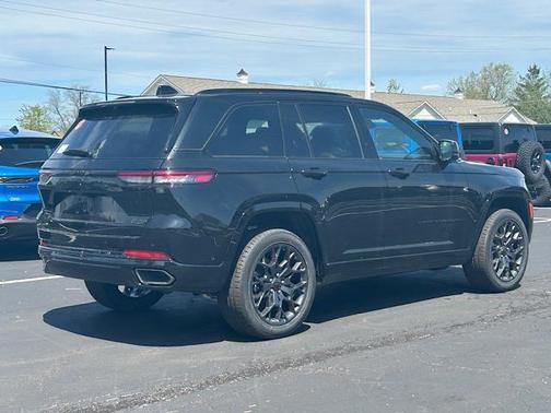 2025 Jeep Grand Cherokee Summit