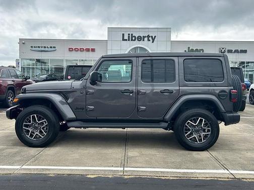 2025 Jeep Wrangler 4-Door Sahara 4x4