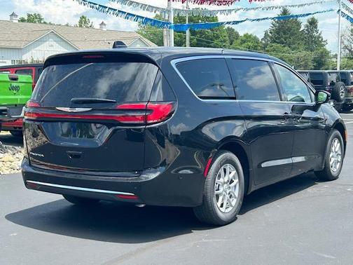 2025 Chrysler Pacifica L