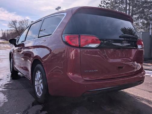 2026 Chrysler Voyager LX