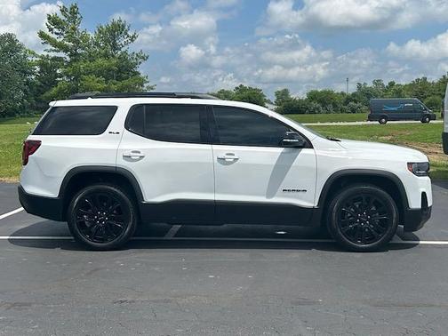 2022 GMC Acadia AWD SLE