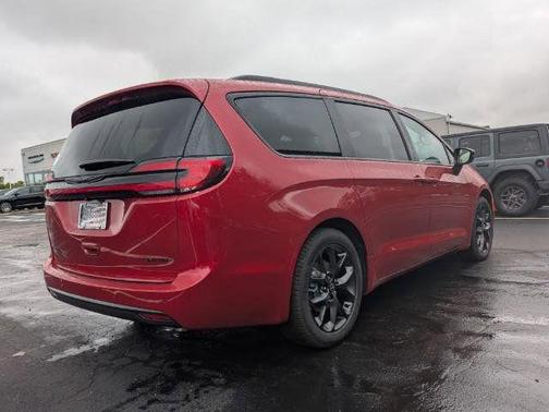 2026 Chrysler Pacifica Limited
