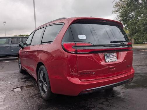 2026 Chrysler Pacifica Limited