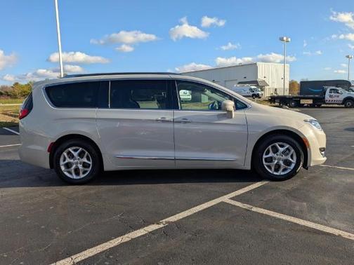 2020 Chrysler Pacifica Touring-L Plus