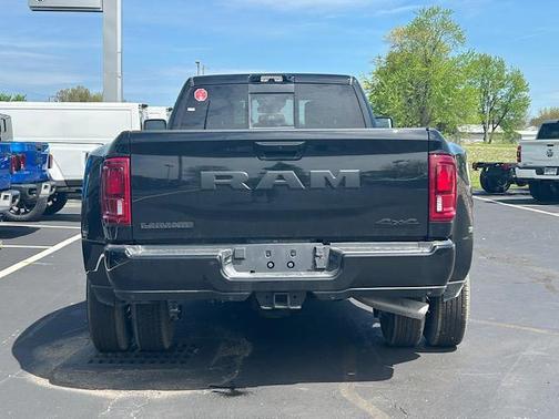 2025 RAM 3500 Laramie Crew Cab 4x4 8' Box