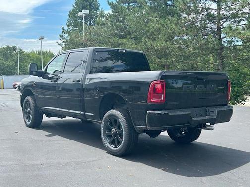 2025 RAM 2500 Big Horn Crew Cab 4x4 6'4' Box