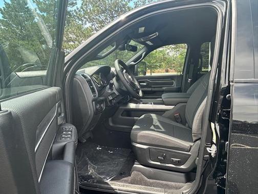 2025 RAM 2500 Big Horn Crew Cab 4x4 6'4' Box