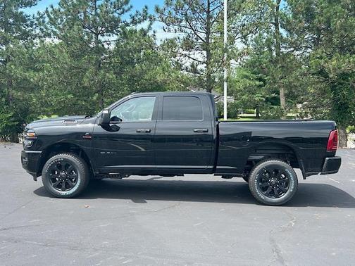 2025 RAM 2500 Big Horn Crew Cab 4x4 6'4' Box