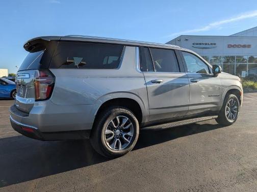 2024 Chevrolet Suburban LT