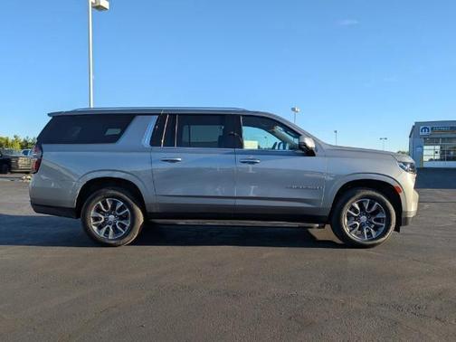 2024 Chevrolet Suburban LT