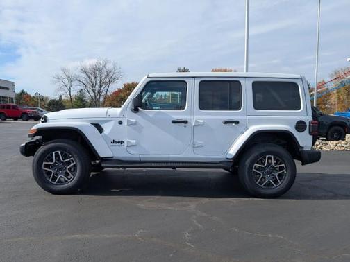 2026 Jeep Wrangler 4-Door Sahara 4x4
