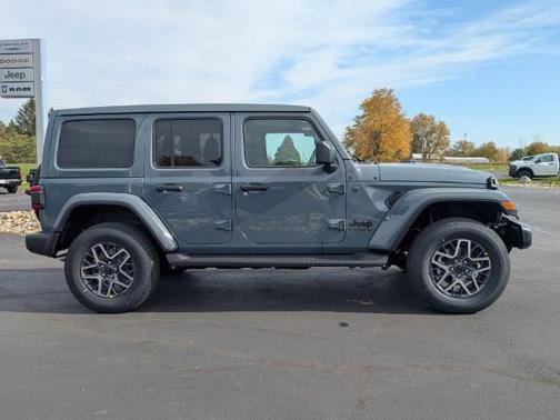2026 Jeep Wrangler 4-Door Sahara 4x4