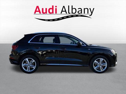 2022 Audi Q3 Premium Plus 45 TFSI S line quattro Tiptronic